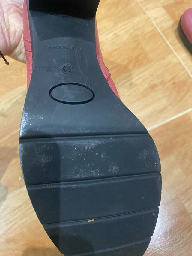 Botines piel rojos talla 38