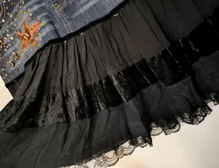 Falda tejana y negro bordado Talla M