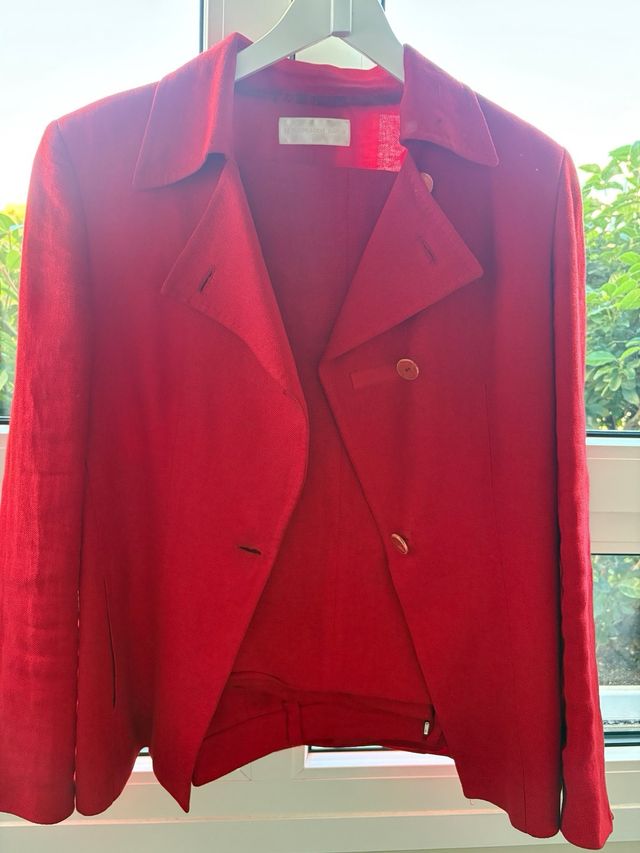 Traje chaqueta rojo mujer