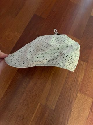 Gorra beige perforada nueva