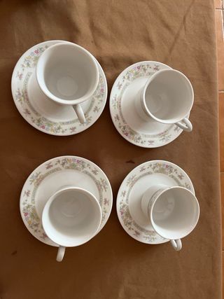 Juego de tazas de cerámica con azucarero