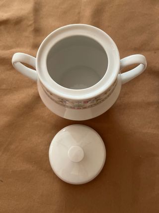 Juego de tazas de cerámica con azucarero