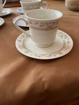 Juego de tazas de cerámica con azucarero