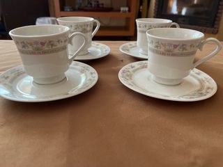 Juego de tazas de cerámica con azucarero