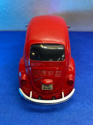 COCHE ESCALA 1:24 VW BEETLE MAISTO
