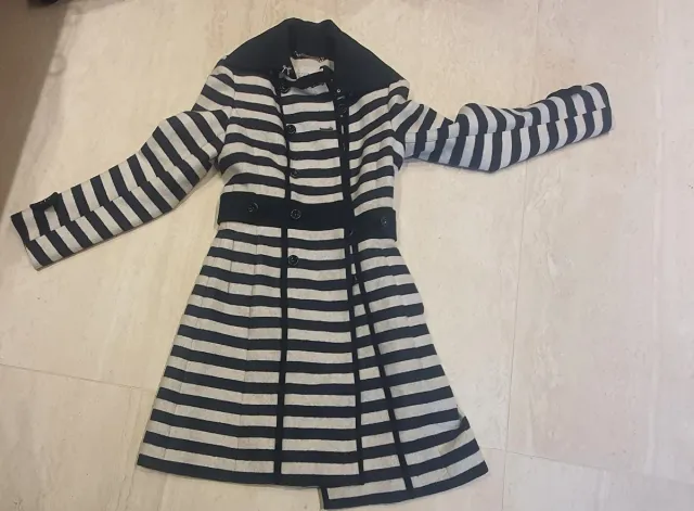 Abrigo lana rayas blanco y negro