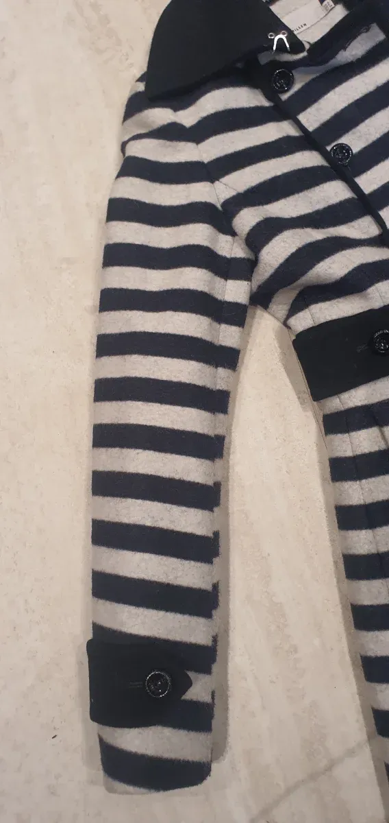 Abrigo lana rayas blanco y negro