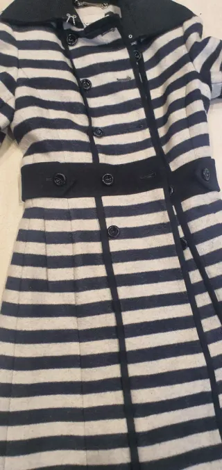 Abrigo lana rayas blanco y negro