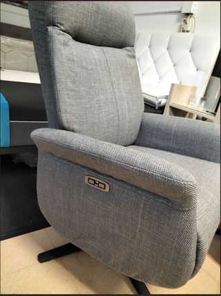 Sillón de tela gris