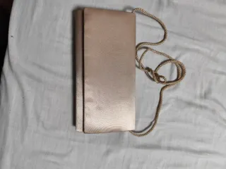 Bolso de ceremonia beige y dorado