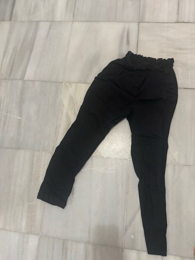 Pantalones negros Stradivarius y Pull&Bear
