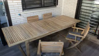 Mesa extensible Acacia + 4 sillas