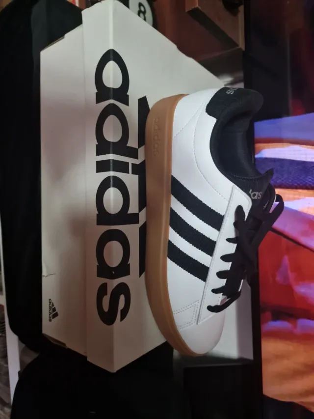 Sneakers Adidas Bianchi e Neri