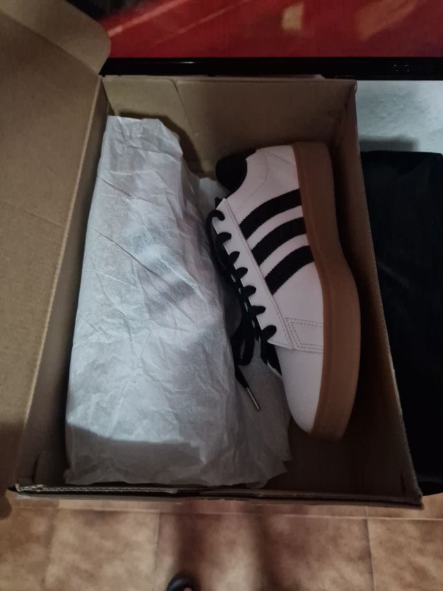 Sneakers Adidas Bianchi e Neri