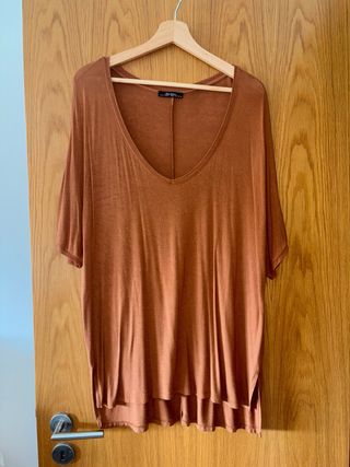 T-shirt comprida Bershka castanho/laranja