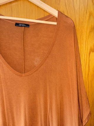 T-shirt comprida Bershka castanho/laranja