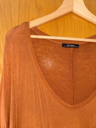 T-shirt comprida Bershka castanho/laranja