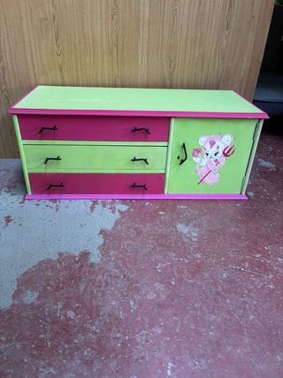 Cajonera de madera restaurada