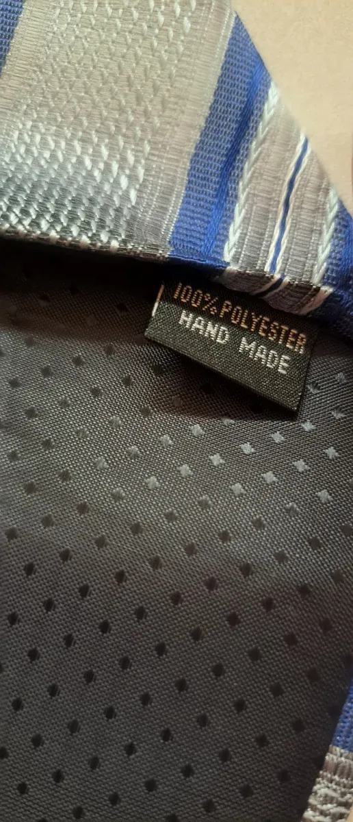 Lote 2 corbatas Lanvin y de Itay.