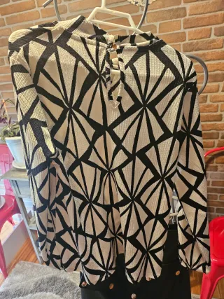 Conjunto Blusa y Falda Estampada