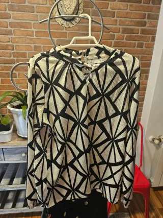 Conjunto Blusa y Falda Estampada