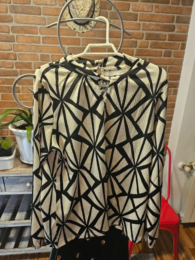 Conjunto Blusa y Falda Estampada