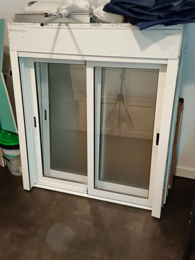 2 Ventanas aluminio con persiana