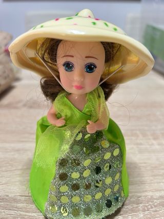 Pastelitos sorpresa ( muñecas juguete)