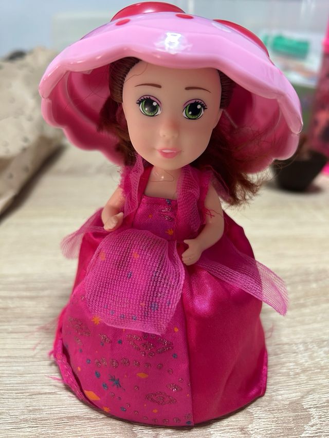 Pastelitos sorpresa ( muñecas juguete)