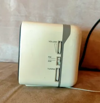 Radiosveglia Sony DIGICUBE vintage