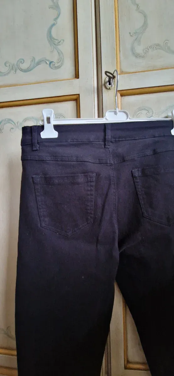 Pantaloni neri donna