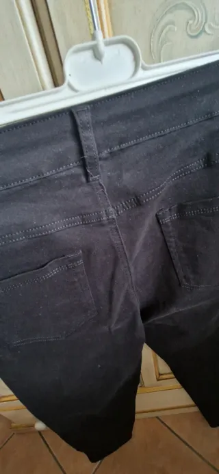 Pantaloni neri donna