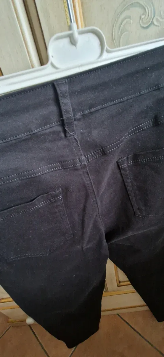 Pantaloni neri donna