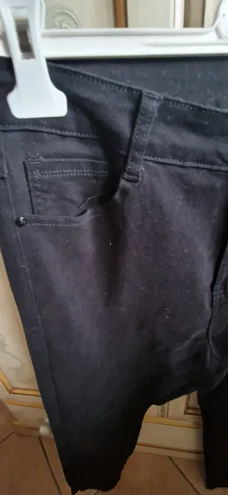 Pantaloni neri donna