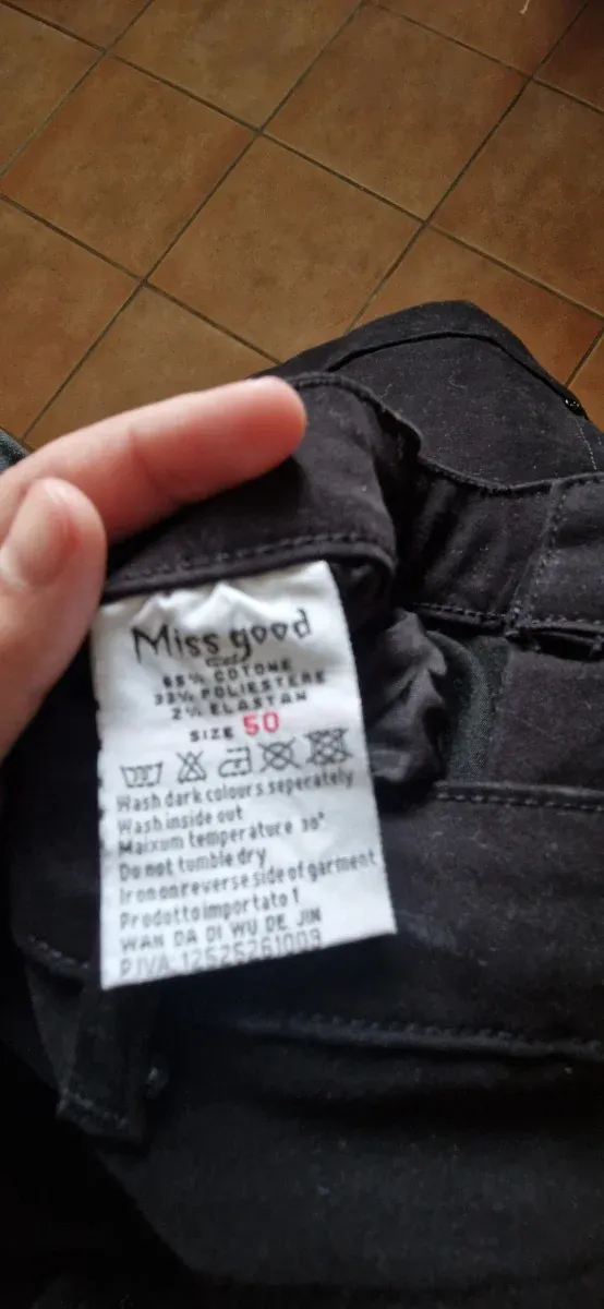 Pantaloni neri donna