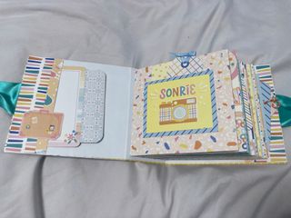 Álbum de Fotos Estilo Cámara Instagram