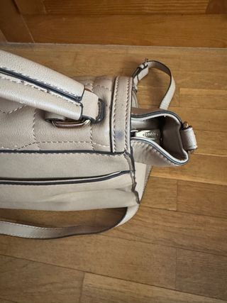 Bolso Parfois acolchado beige