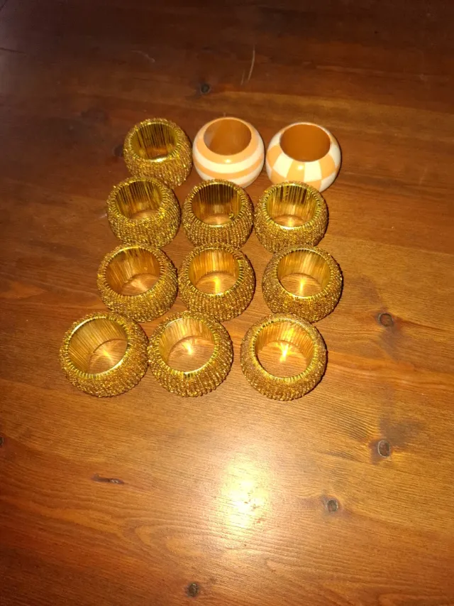 10 Servilleteros Dorados y 2 Naranja