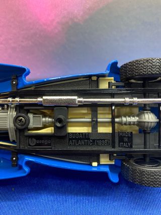 COCHE ESCALA 1:24 BUGATTI ATLÁNTICO 1936 BURAGO