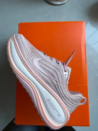 Nike Vomero Plus Rosa Mujer Talla 38