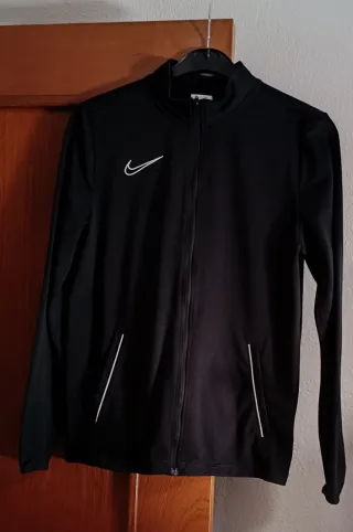 Chándal Nike Academy Talla XL Chico. 158-170 cm