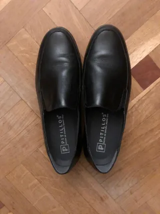 Zapatos de piel negros PITILLOS