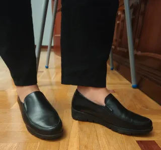 Zapatos de piel negros PITILLOS