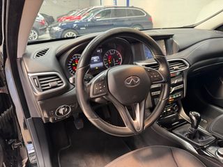 Infiniti Q30 1.6