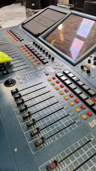 Midas PRO 2 Mesa de Mezclas Digital