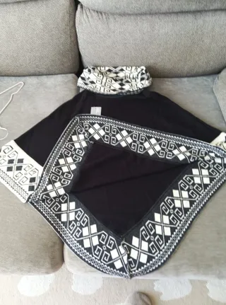 Poncho Talla Única Negro y Blanco La marca no sé