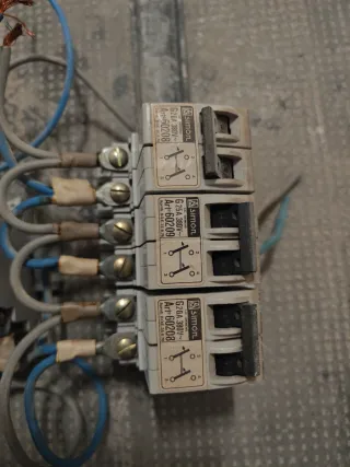 Lote 10 Interruptores Diferenciales Siemens