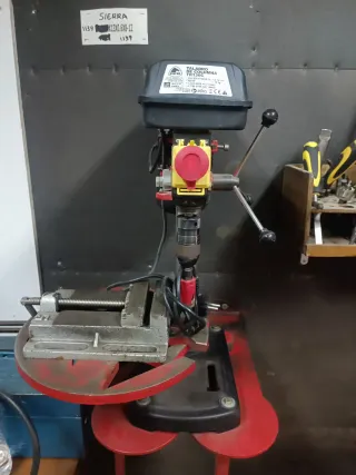 Taladro de columna TR130G.