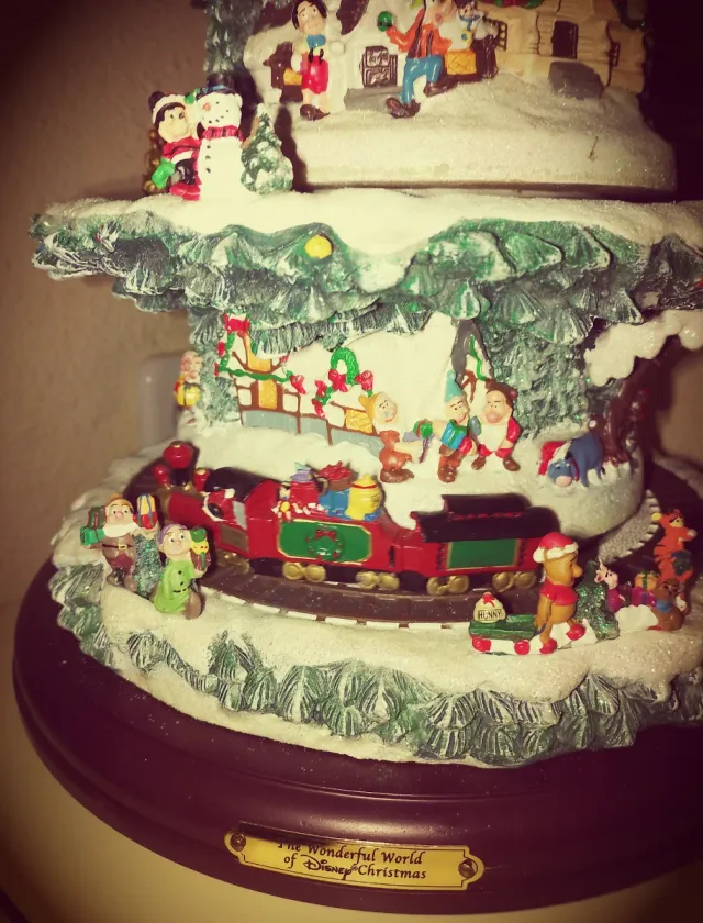 Árbol Disney Navideño con Luces y Sonido