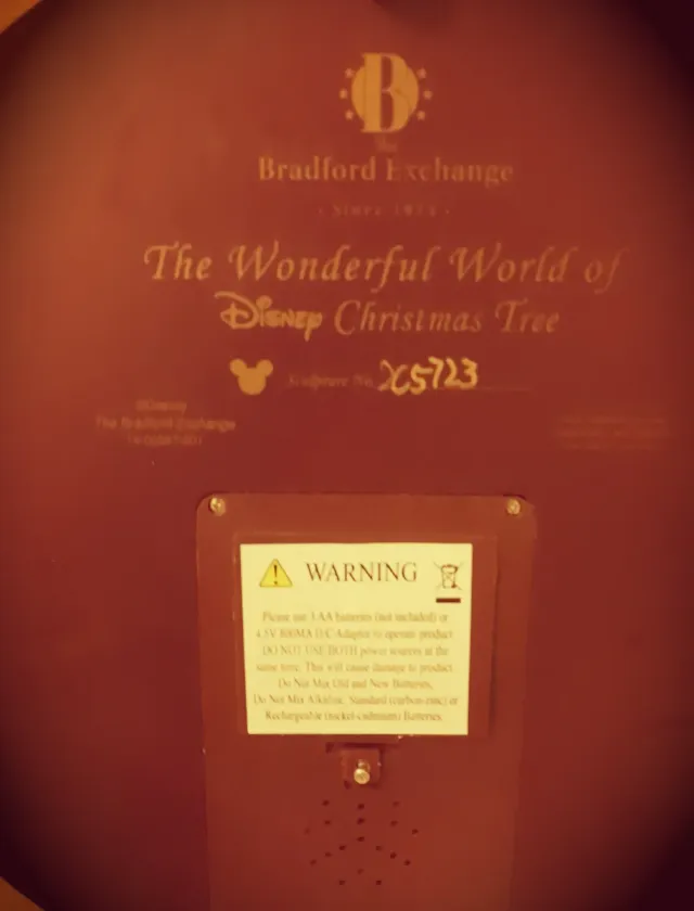 Árbol Disney Navideño con Luces y Sonido